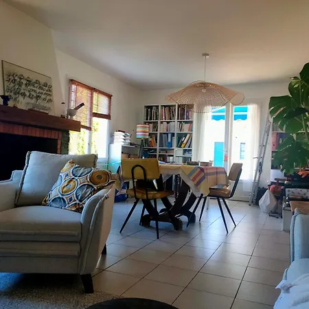 Rum i privatbostad Chambre Chez L'Habitant